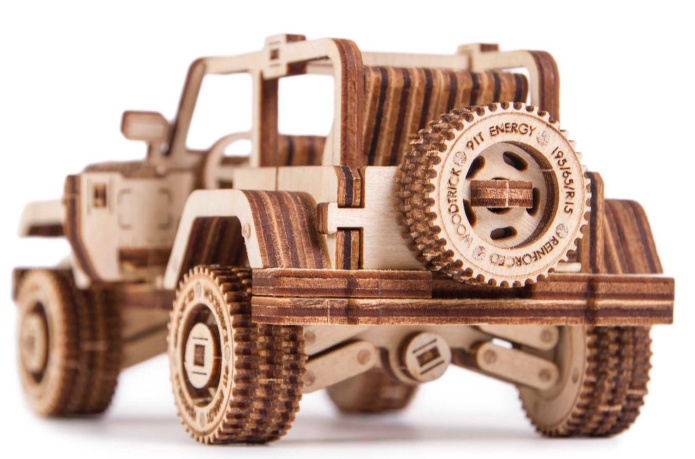 Model 3D Jeep Safari Wood Trick z drewna